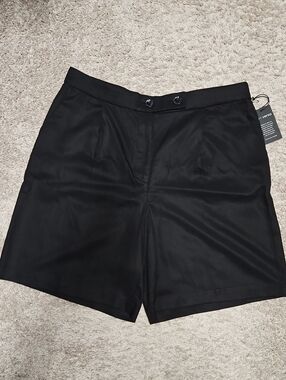 LOFT Versa Black Tailored Pleated Bermuda Shorts 14